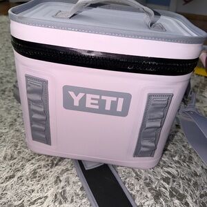 YETI Flip 8 Cooler in Cherry Blossom